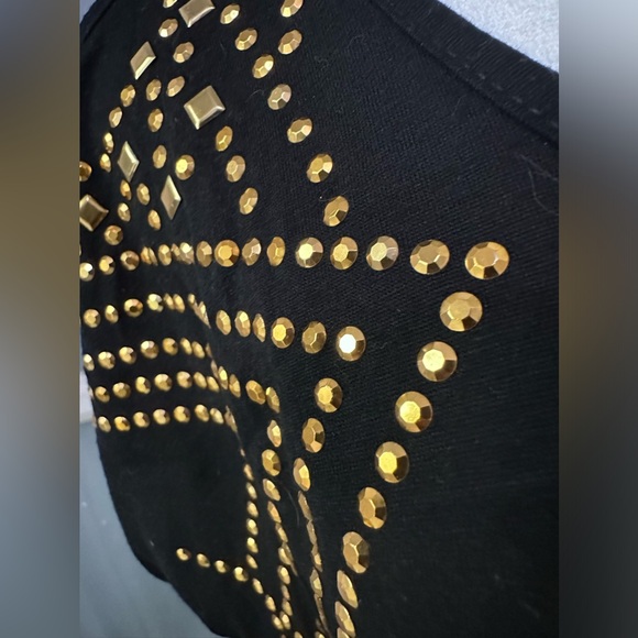 Almost Famous Black Cut Out Shoulder T-Shirt Top with Gold Studs Size Medium - Picture 5 of 5